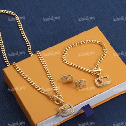 18K gold necklaces, bracelets, earrings, set jewelry, designer necklaces, high quality, luxurious zircon, letters, pendants, a whole set of perfect match, wedding, party