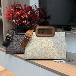 Fashion Luxury Fashion Cross Package Shop Free Shipping Handbag New Peach Silk Bear Casual One Shoulder Versatile Crossbody Bag 620032