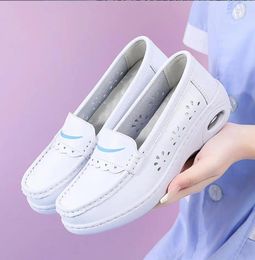 Casual Shoes Genuine Leather Ladies Flats Women Spring Soft Bottom Loafers Slip-On Female Comfortable Light Driving