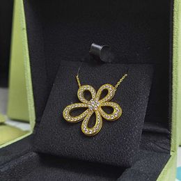 Brand originality High version Van sunflower necklace with full diamond hollow large flowers simple and able 18k rose gold five petal flower Jewellery