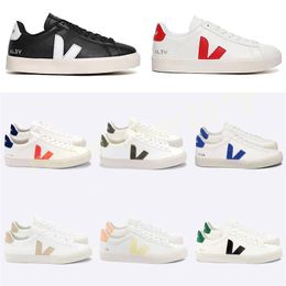 small white shoes French Couple Casual Low Top Flat Shoes Women with Breathable V Shoes Men Casual Sneakers with Embroidered designer casual shoes R31