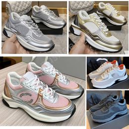 2024 Designer Running Shoes Chanells Shoes Tênis de tênis feminino Sapatos casuais de laço de luxo de luxo Treinador clássico SDFSF Curça de camurça Efeito Cidade GSFS Tamanho