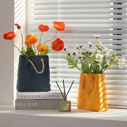 Vases Creative Ceramic Wrinkled Bag Flower Personalised Decorative Handbag Vase Filler Table Shelf Container Home Garden Decor