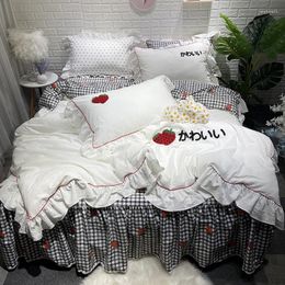 Bedding Sets Girl's Room Set Home Decor Princess Style Cotton Strawberry Plaid Duvet Cover Bed Shirt Soft Comforter