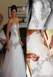 Modest Crystal Beaded Wedding Dress Vintage ALine Sweetheart Bling Crystals Sequins Tulle Lace Up Back Chapel Train Bridal Dresse7972585