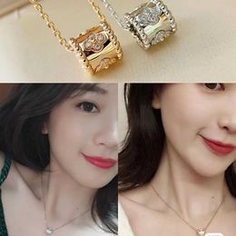 Heiße Van V Gold Kaleidoscope Halskette für Frauen mit Diamantperlen und 18 Karat Rosenkante Populäres Schlüsselbein