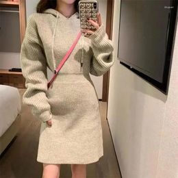 Casual Dresses 2024 Vintage Knitted Mini Tight Chest Solid V-Neck Long Sleeve Wrap Hip Dress Autumn Winter Slim Sweater Bottom F104