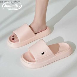 home shoes Women Summer Slippers Indoor Soft Cloud Slides 2024 Outdoor Beach Sandals House Shower Flip Flop Thick Sole Slides Male Shoes Y240401
