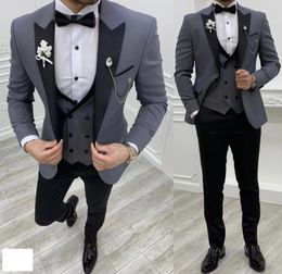 Red Men Suits Wedding Tuxedos Custom Made 3 Pieces Smoking Business Blazer Black Lapel JacketVestPants Groomsman Male Clothing C9678797