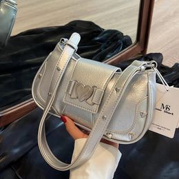 Evening Bags Love Heart Rivet Women's Small Shoulder Fashion Simple Ladies Underarm Bag Pu Leather Female Armpit Purse Handbags