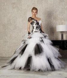 White and Black Tulle Wedding Dresses 2020 New Design Custom Cap Sleeve Ruffled ALine One Shoulder Lace Bridal Gowns Vestidos De 2847954
