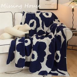 Ins Flower Thread Blanket Winter Warm Cover Knitted Bedspread Soft Sweet Home Modern Check Flora Sofa Bed Cover 240327