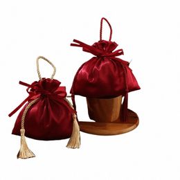 20pcs/lot 16*16cm Red/Yellow Tassel Rope Silk Satin Drawstring Bags Christmas New Year Party Gift Storage Packing Pouch Bag r88c#