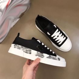 2024 New Fashion Designer White and black splice printing casual shoes for men and women comfortable Versatile Flat base casual shoes dd0329D 38-44 5