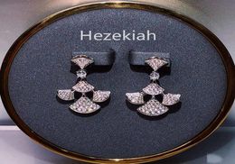 Hezekiah 925 Tremella Needle Luxury Earrings French quality Lady039s party Earrings Dance party Lady of fame wedding Bridal Ear5990510