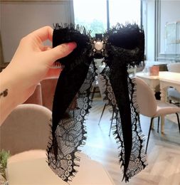 INS Fashion Women Party Brooches Personality Pearl Bow Knot Ladies Pins High Quality Black White Brooches2883964