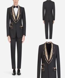 Black Mens Suit With Gold Appliqued Three Pieces Suits Groom Wedding Business Tuxedos Custom MadeJacketVestPants5223507