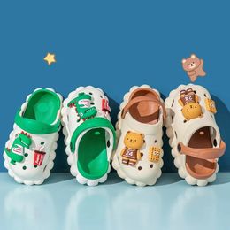 Slippers Kids Children Baby Shoes for Boys Girls Cute Cartoons Sandals Summer Home Iindoor Anti Slip Soft Soles Hole Shoes 240426