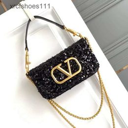 Fashion Diamond Bags V-buckle Classic Lady Sequins Walenttiino Bag 2024 New Purse Evening v Shoulder Chain Embroidery Stud Handbags Fashion Women CUH1 G9AF