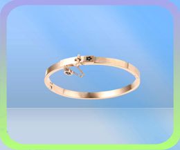 Luxury Gold Plating Lucky Flower Cuff Bangles With Chain Charm Women Bracelets For Men Wedding Party Jewellery Gift Bangle93847084203167