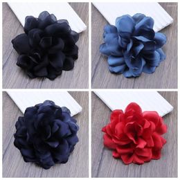 Brooches Vintage Camellia Flower Fashion Handmade Lapel Pins Light Luxury French Satin Corsage Women