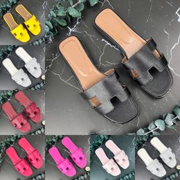 2024 Designer slippers slides classic flat summer fashion big head Rubber flip flops leather slippers women's shoes sandals large