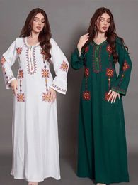 Elegant Embroidery Muslim Dress for Women Jalabiya Abaya Ramadan Long Dresses Abayas Woman Kimono Robe Moroccan Caftan Vestidos 240426