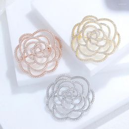 Brooches Elegant Hollow Rose Flower Brooch Full Rhinestone Inlaid Corsage For Women Banquet Suit Dress Accessories Lapel Pins Jewelry