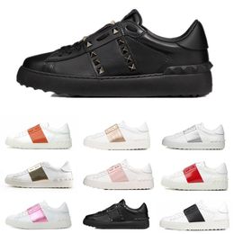 Designer mens women dress casual shoes Luxurys low tops studded spikes fashion suede leather black silver women flat sneaker Party trainers eur 35-45