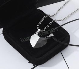 Korean Fashion Magnetic Couple Necklace For Lovers Heart Pendant Necklace Men Women Party Gift Jewelry3287256