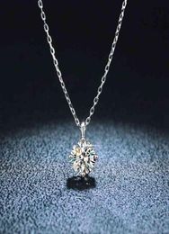 Trendy 925 Sterling Silver 1 CtColor Moissanite Ciondolo per donne gioielli Platinum 4 Prong Clavicle Necklace Gift9406083