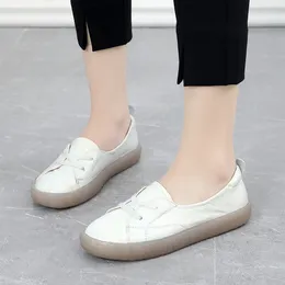 Casual Shoes Spring Autumn Female Flats Sneakers Non-Slip Soft Sole Flat ShoesLeather Slip On Beige Walking Ladies Mother