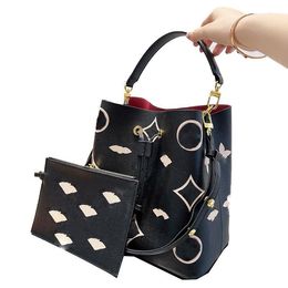 LOULS VUTT Handbag Luxurys Designers Women 25cm Travel Shopping Bags Leather Cow 23FW Upscale Crossbody Bag Genuine Ladies With Purse Coin O