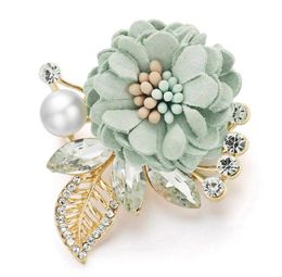 Pins Brooches Nice Flower Leaves Crystal Rhinestone Simulated Pearl For Suits Lapel Scarf Fabric Brooch Pin Women Wedding Z0767620342