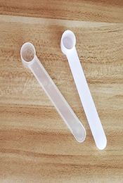 100pcslot 2ML Spoon 1g Plastic Measuring Scoop 1 gram Measure Tools 91154125mm white and translucence for option 5868039