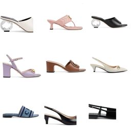 2024 Designer Sandali da donna Scarpe pianeggianti Teli alti Teli in pizzo rosa nero Bianco chiaro Slifori Summer per estate da donna Scarpe da estate