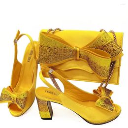 Dress Shoes Arrival Italian Design Nigerian Fashion Party Wedding And Bag Set Decorated With Flower In Yellow Color