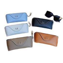 H fashion printed sunglasses, eyeglass bag, storage bag, pendant, universal portable eyeglass case, high-quality men's and women's myopia glasses protective case.