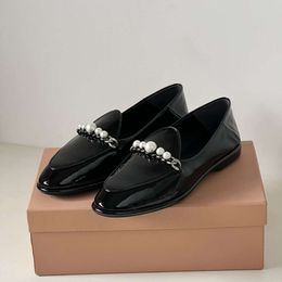 Round headed pearl chain loafers, small leather shoes, patent leather, one foot commuting French style, single shoe, women's minimalist style