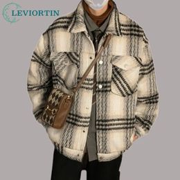 Vintage Woolen Jacket for Men Casual Loose Fitting Shirt Plaid Bomber Jacket Autumn Korea Styles Couple Woolen Jacket and Coat 240419