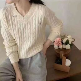 Designer S Women Shirt Men S Wear Original Quality New Feel Versatile Slim Style Pony Sweater Tidy Soft Waxy Fried Dough Twists V Neck Knitwear 33