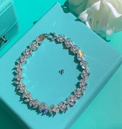 Charm Bracelets Luxurys designers Bracelets for Women charm bracelet Trendy fashion Elegant String of Beads Party Diamond Jewellery 4084094