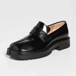 Casual Shoes Black Signature Split Toe Vamp Strap Chunky Loafers For Women
