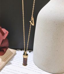 Classic perfume Bottle Pendant Necklace Luxury Jewelry Accessories Seasonal Fashion Designer Style Delicate Elegant Good looking W3972079