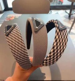 Fashion Triangle Pattern Headband For Women Girl Widebrimmed Hair Hoop Luxury Brand Hairbands Hair Accessories 3 colors15547874955585