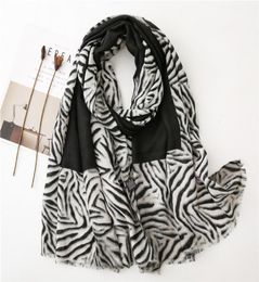 Leisure Time Mianma Wind Feel Scarf Woman Jibai Take The Edge Frame Zebra Grain Lovers Long Fund Shawl Dual PurposeNew Fashion7214411