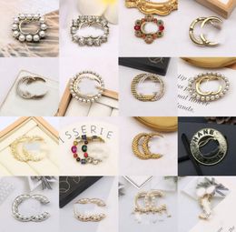 500Style 18K Gold Plated 925 Silver Luxury Brand Designers Letters Pins Brooches Geometric Famous Women Crystal Rhinestone Pearl Wedding Party Jewerlry Loves gift