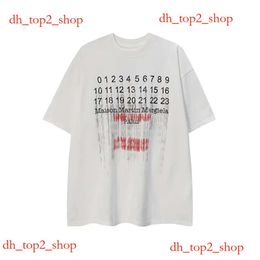 Футболки MM6 Mens Mens футболки Margiela Digital Calendar Alphabet Emelcodery Foot Summer Summer для рубашек женские вершины Tees 7176 5462