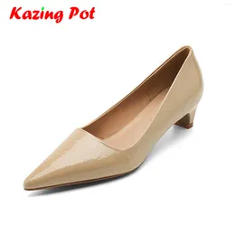 Dress Shoes Krazing Pot Cow Skin Med Heel Pointed Toe European Design Concise Style Women Dating Mature Office Lady Daily Wear Shallow Pumps
