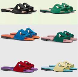 Luxury designer summer leather interlocking women sandal shoes outcut slipper slide out-cut outdoor flats outdoor beach slip on with box and card made it italy